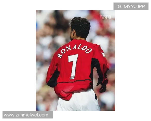 C罗曼联经典头像展示荣耀岁月再现绿茵传奇风采