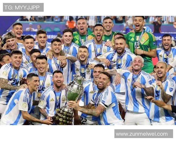 欧洲足球巨星风采集锦:从梅西到C罗,传奇球员的经典瞬间回顾 欧洲足球巨星风采集锦:从梅西到C罗,传奇球员的经典瞬间回顾