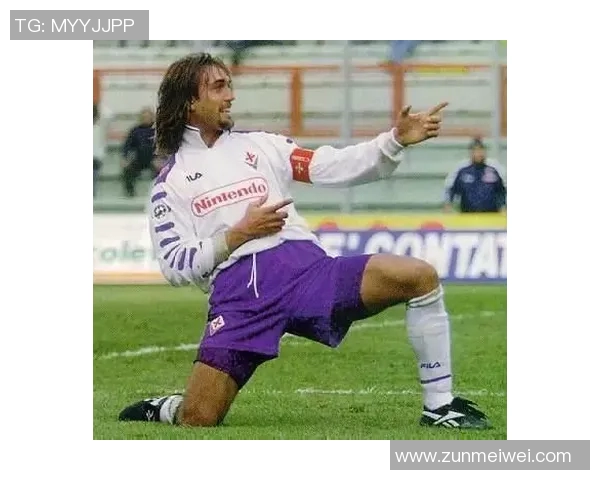 足球球星亲吻戒指庆祝胜利瞬间背后的深层意义与情感表达