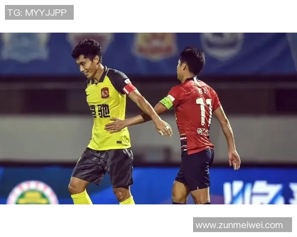 明星球员聚焦:从内娱到足球场,跨界融合的时代传奇 明星球员聚焦:从内娱到足球场,跨界融合的时代传奇